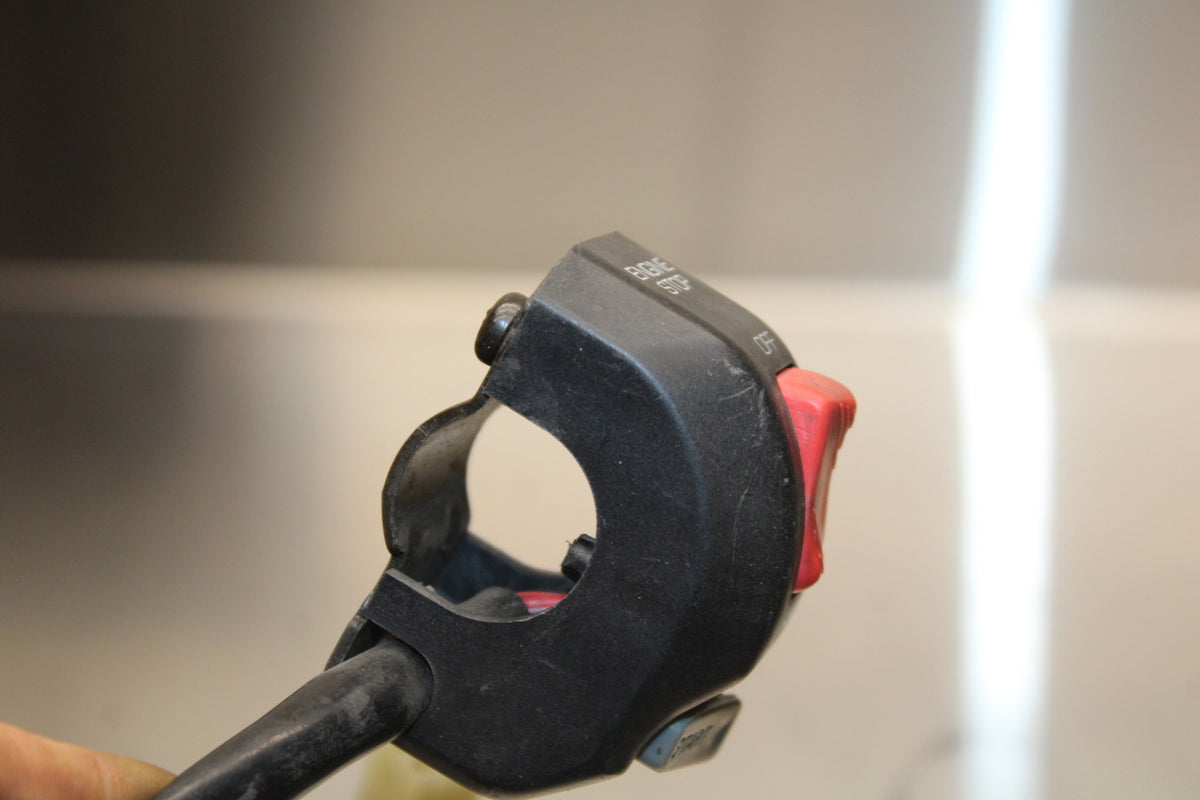 96 YAMAHA YZF750R RIGHT CLIP ON HANDLE KILL OFF START SWITCH SWITCHES BB137