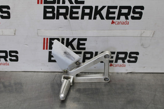 05 DUCATI SUPERSPORT 800 RIGHT REARSET REAR SET DRIVER FOOT PEG REST STOP BB913