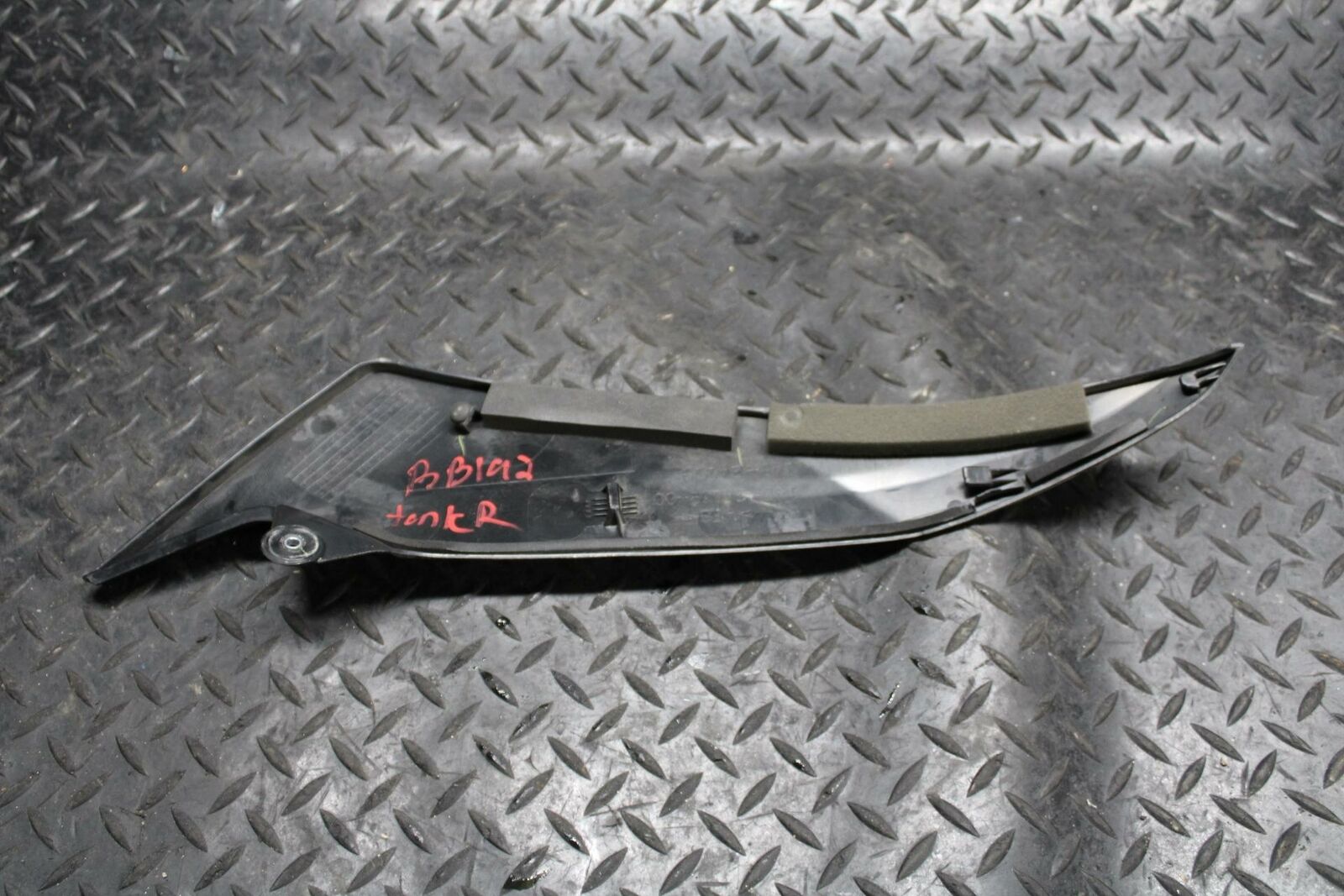 09-14 YAMAHA YZF R1 RIGHT GAS TANK FUEL CELL PANEL COVER TRIM COWL  BB192
