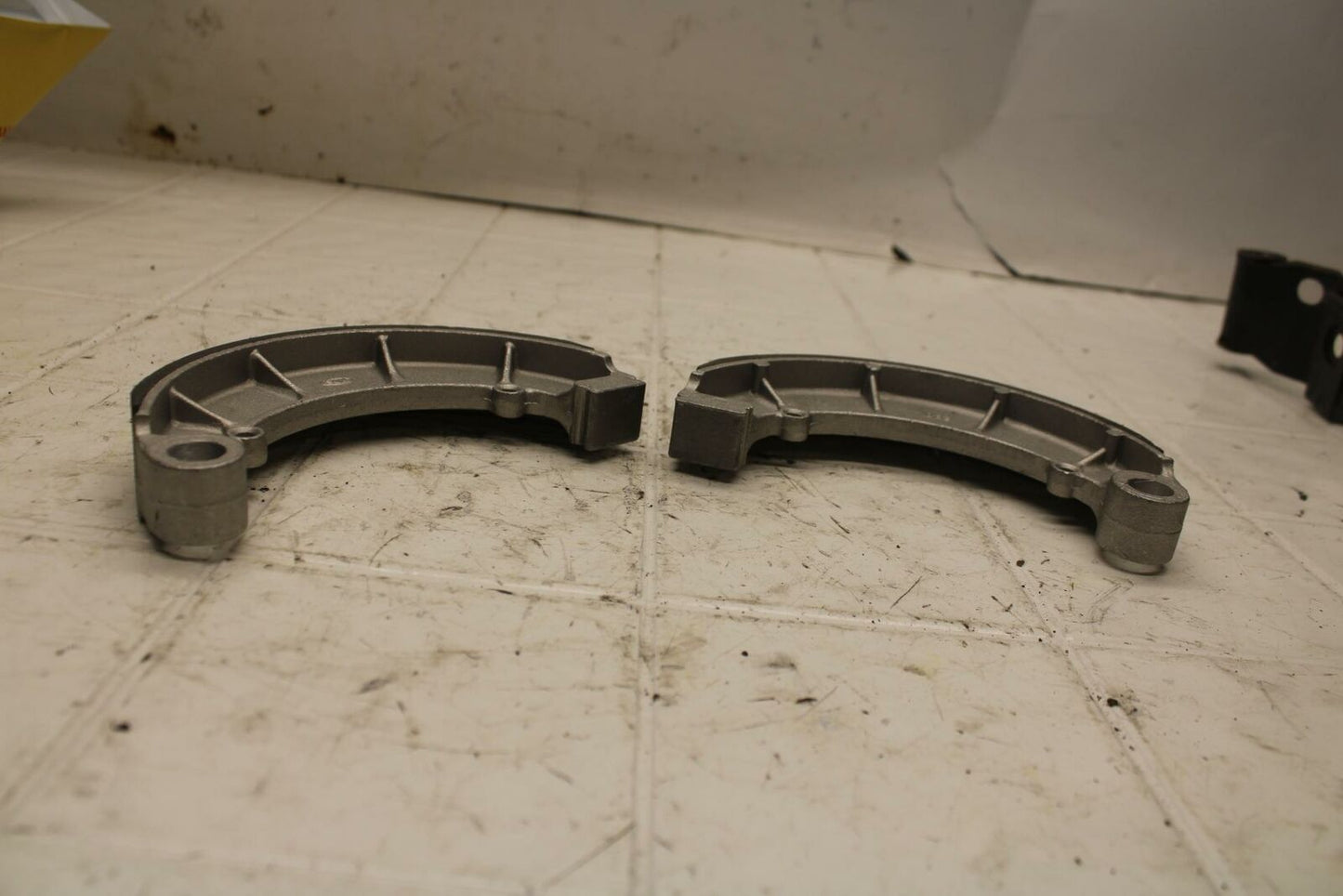 72 HONDA CB500 K1 REAR BACK BRAKE SHOE BB24