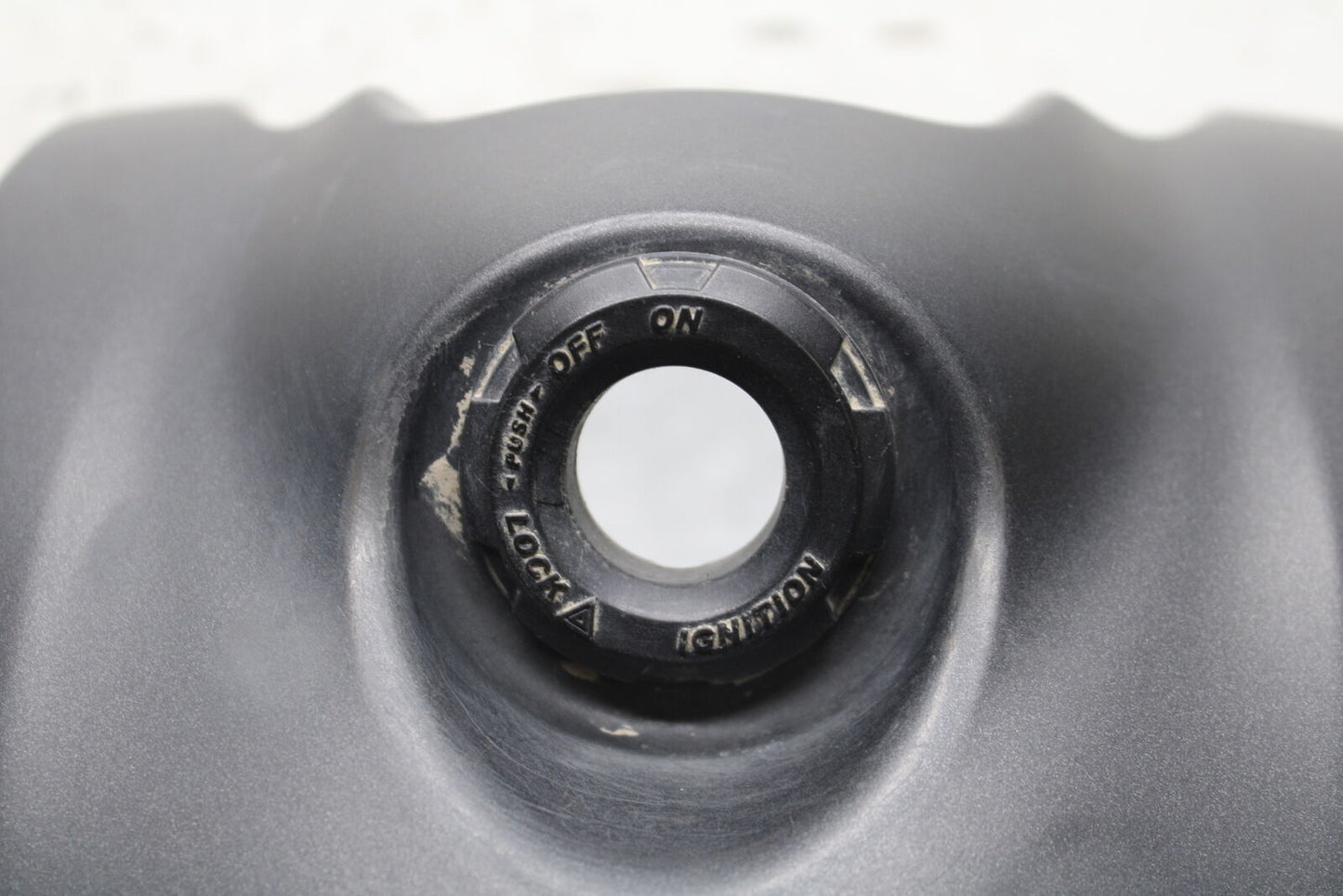 16-17 KAWASAKI VULCAN S 650 EN650 ABS IGNITION TRIM PANEL COVER BB731