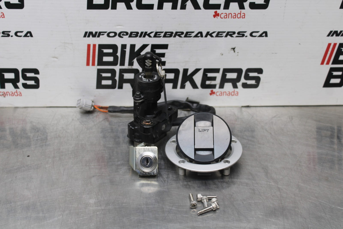 11-25 SUZUKI GSXR 600  IGNITION LOCK KEY SET W/ GAS CAP AND SEAT LOCK BB830