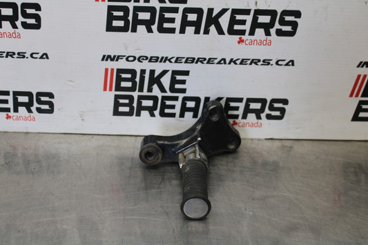 03 KAWASAKI VULCAN 1600 RIGHT REAR PASSENGER FOOT STEP PEG BB865