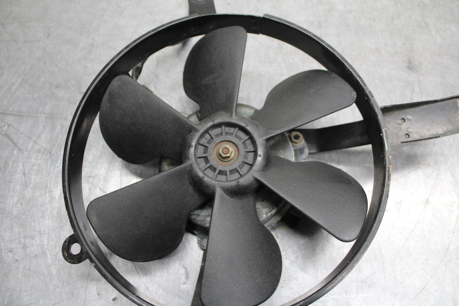 00-01 YAMAHA YZF R1 ENGINE RADIATOR COOLING FAN BB755
