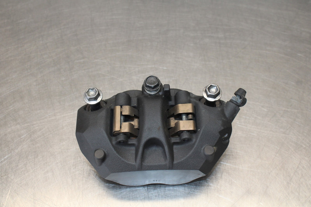 13-18 KAWASAKI NINJA ZX6R RIGHT LEFT FRONT BRAKE CALIPER SET PAIR CALIPERS BB908