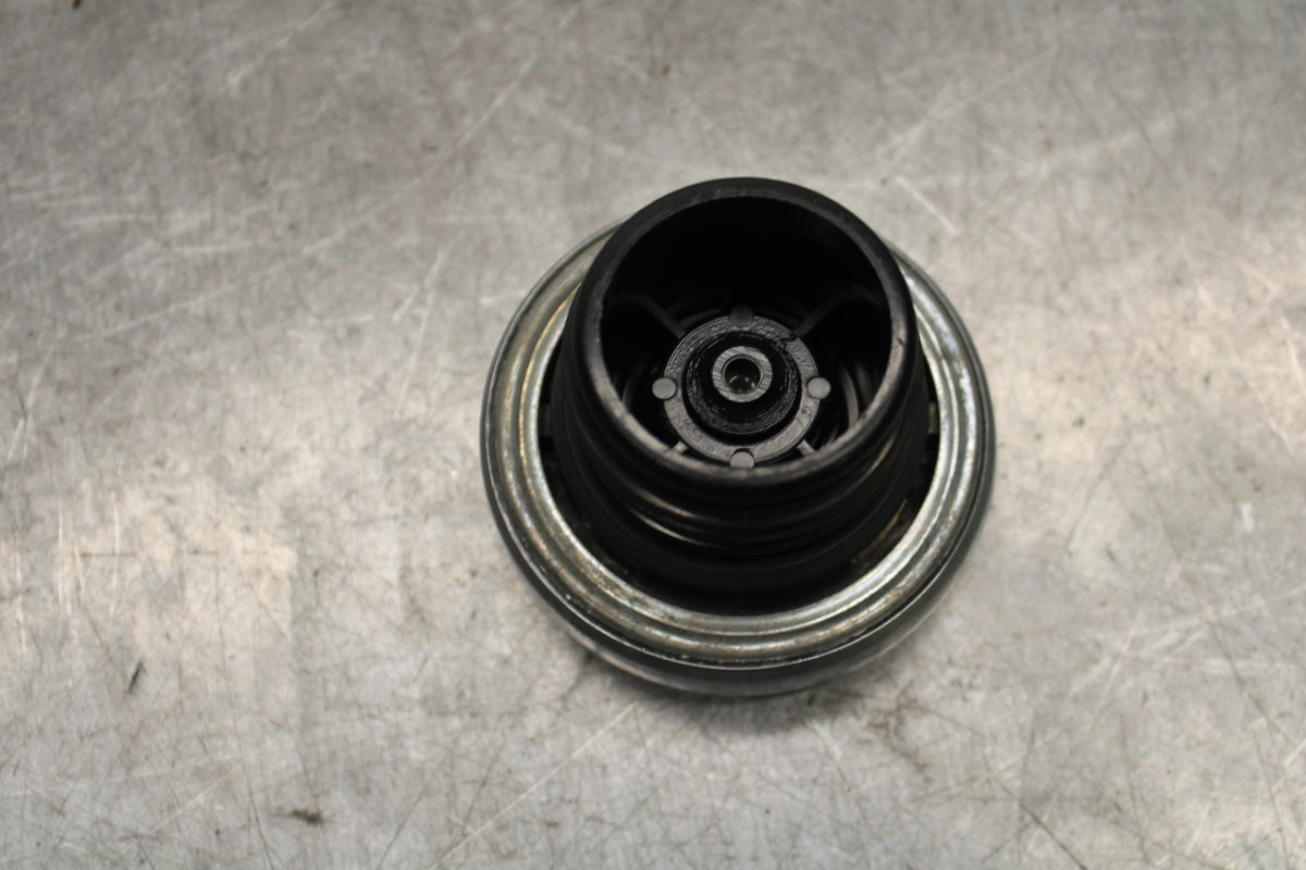 04-16 HARLEY-DAVIDSON SPORTSTER 883 FUEL TANK GAS CAP BB680