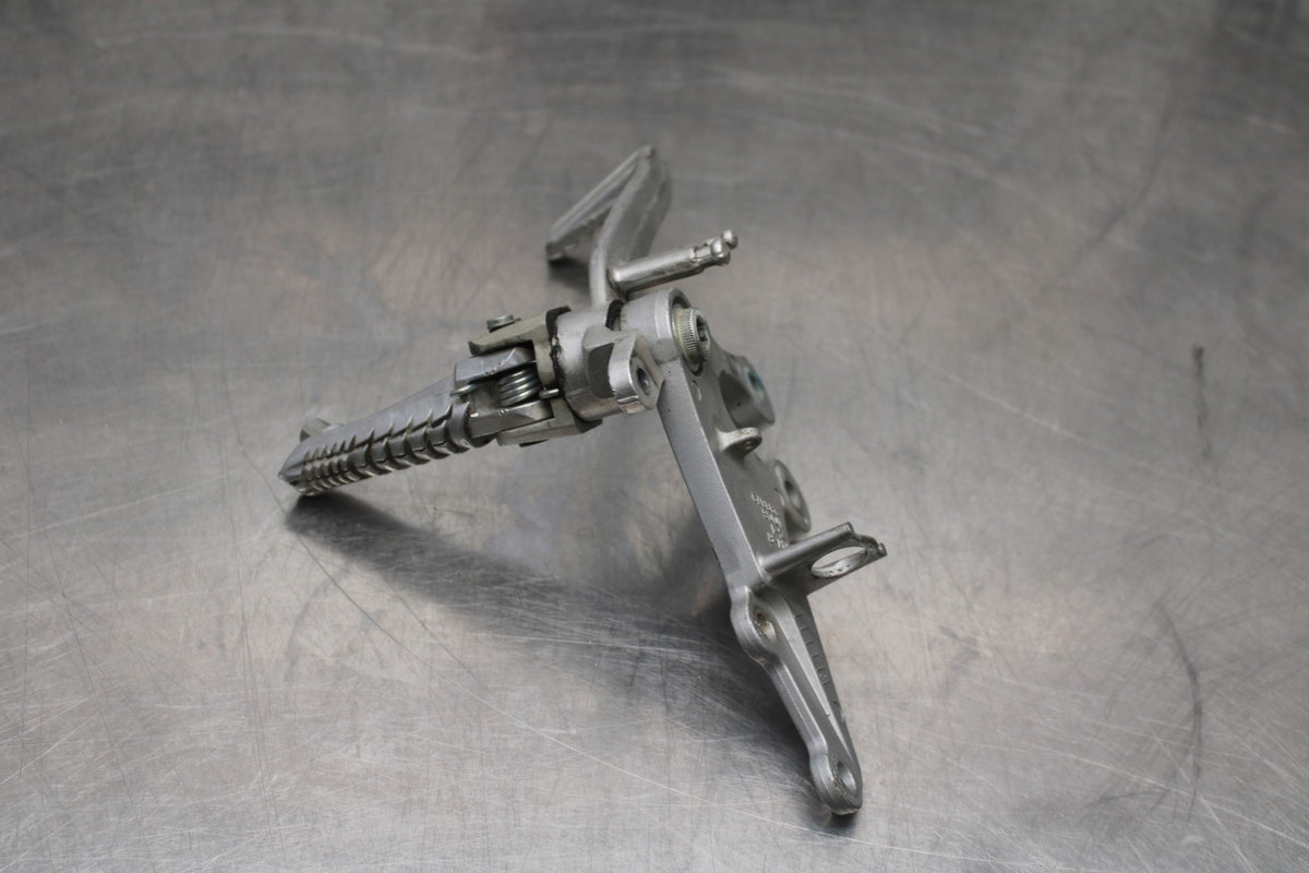 08-10 SUZUKI GSXR 600 RIGHT REARSET REAR SET DRIVER FOOT PEG REST STOP BB810