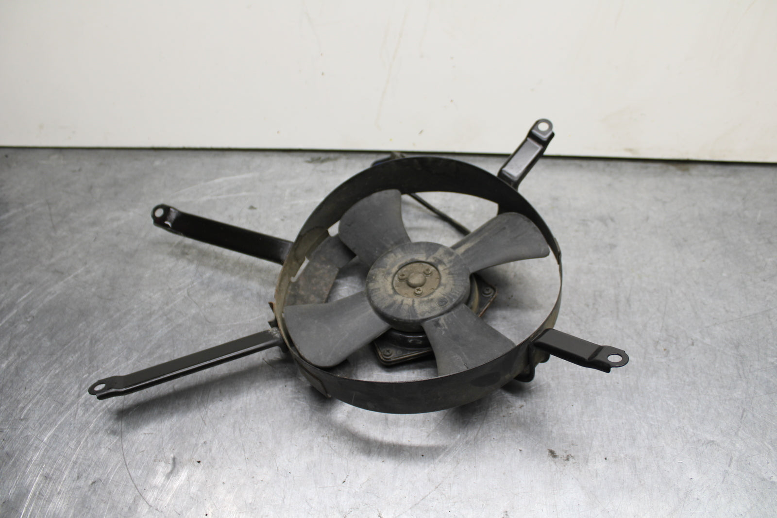 93-94 KAWASAKI NINJA ZX7R ENGINE RADIATOR COOLING FAN BB122