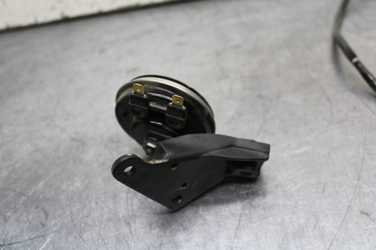 19-24 YAMAHA R3 HORN SIGNAL BB736