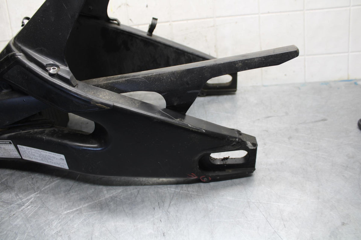 2007 Yamaha YZF R6 REAR SWINGARM BACK SUSPENSION  13S-22110-00-00 BB525