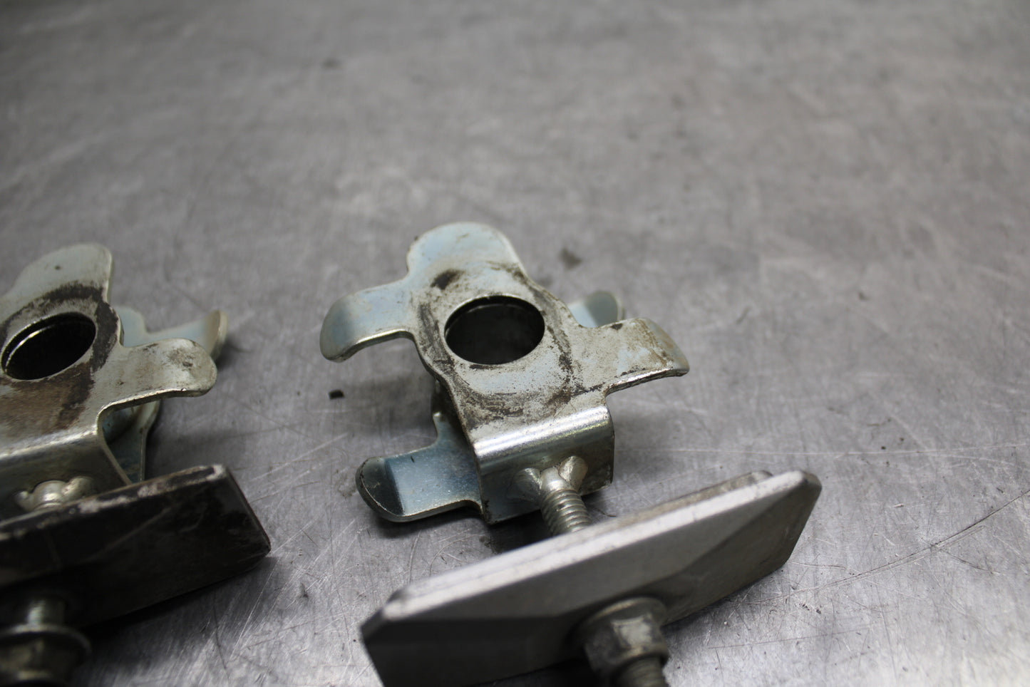 03 SUZUKI SV650S SWINGARM CHAIN TENSIONER ADJUSTMENT BRACKETS  BB130