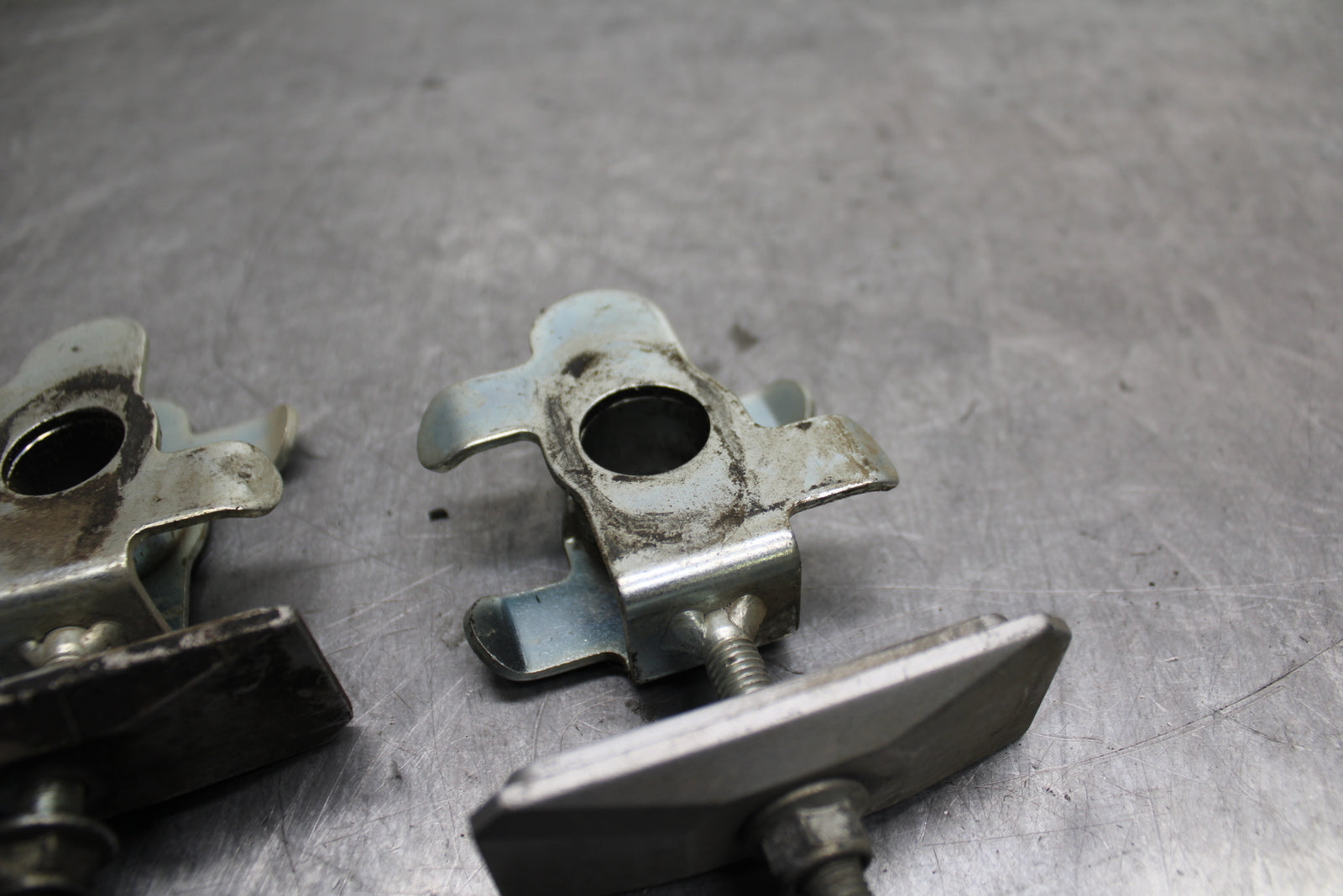 03 SUZUKI SV650S SWINGARM CHAIN TENSIONER ADJUSTMENT BRACKETS  BB130