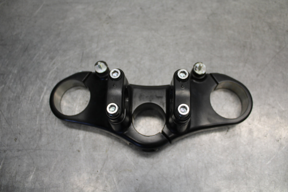 06-07 DUCATI MONSTER 695 FORKS UPPER TRIPLE TREE CLAMP BB674