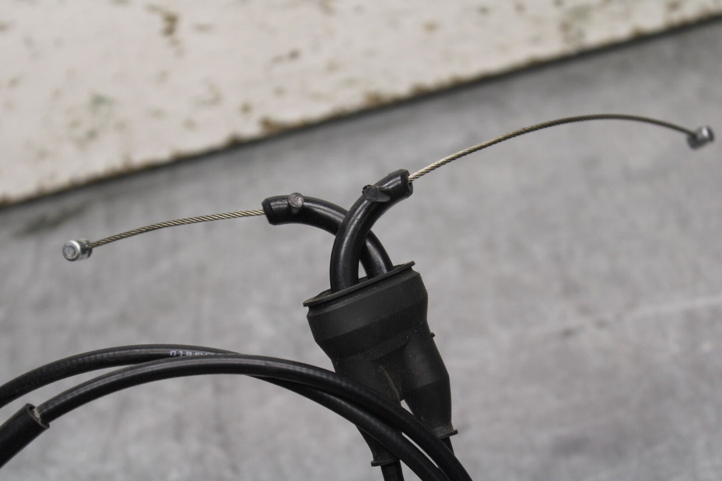 09-12 KAWASAKI NINJA ZX6R THROTTLE CABLE LINE HOUSING GUIDE BB110