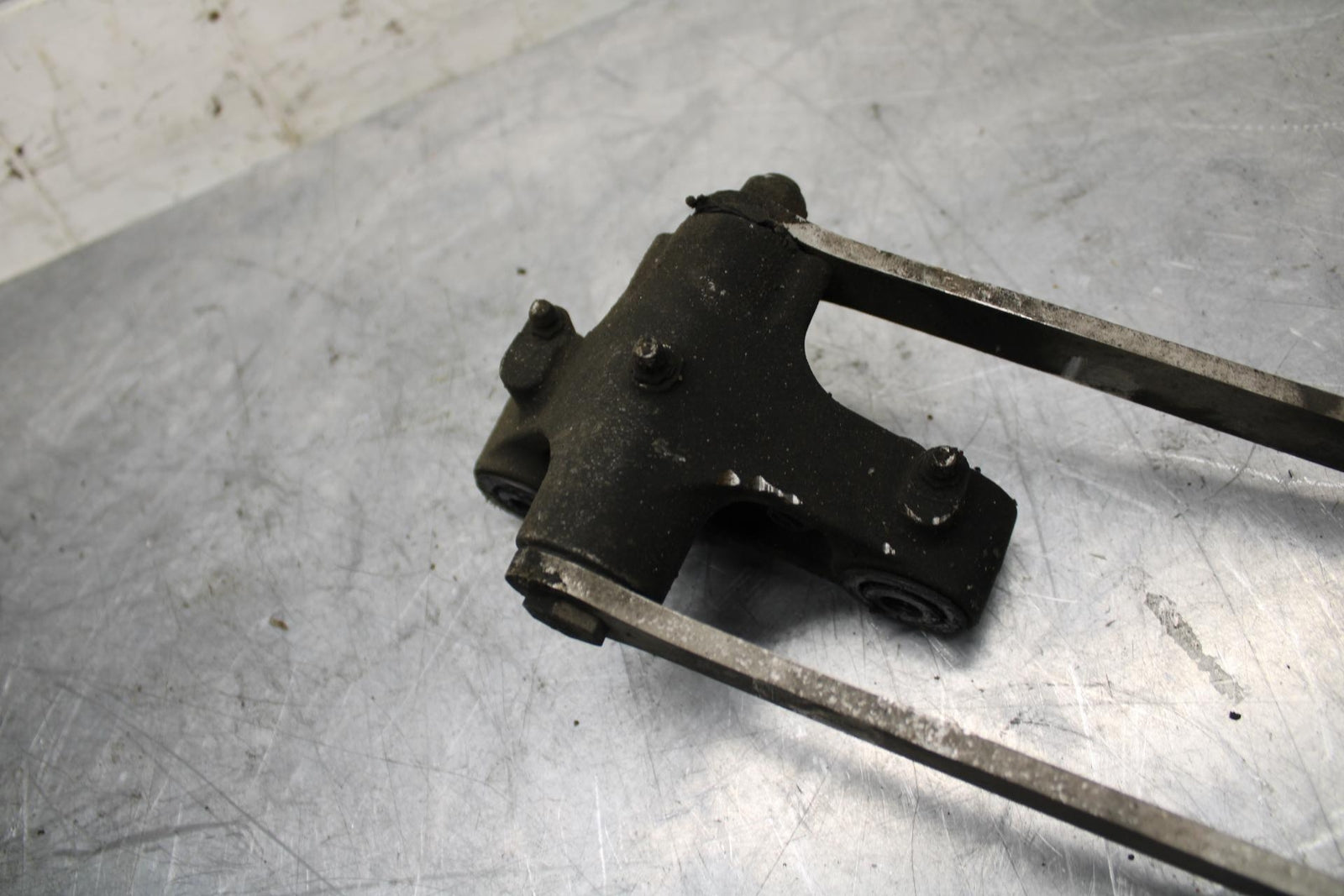 03 KAWASAKI ZX12R  REAR DOGBONE SHOCK LINKAGE LINK BB472