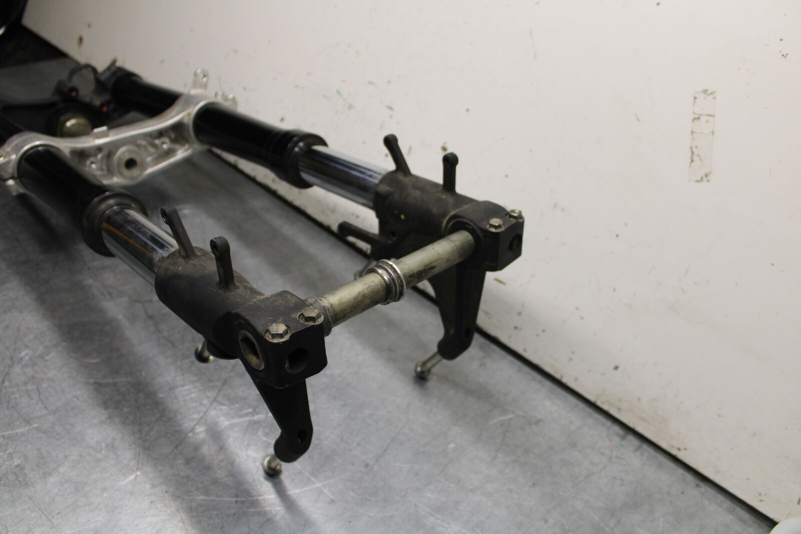 08-10 SUZUKI GSXR 600 COMPLETE FRONT END FORKS SUSPENSION TRIPLE TREE BB00