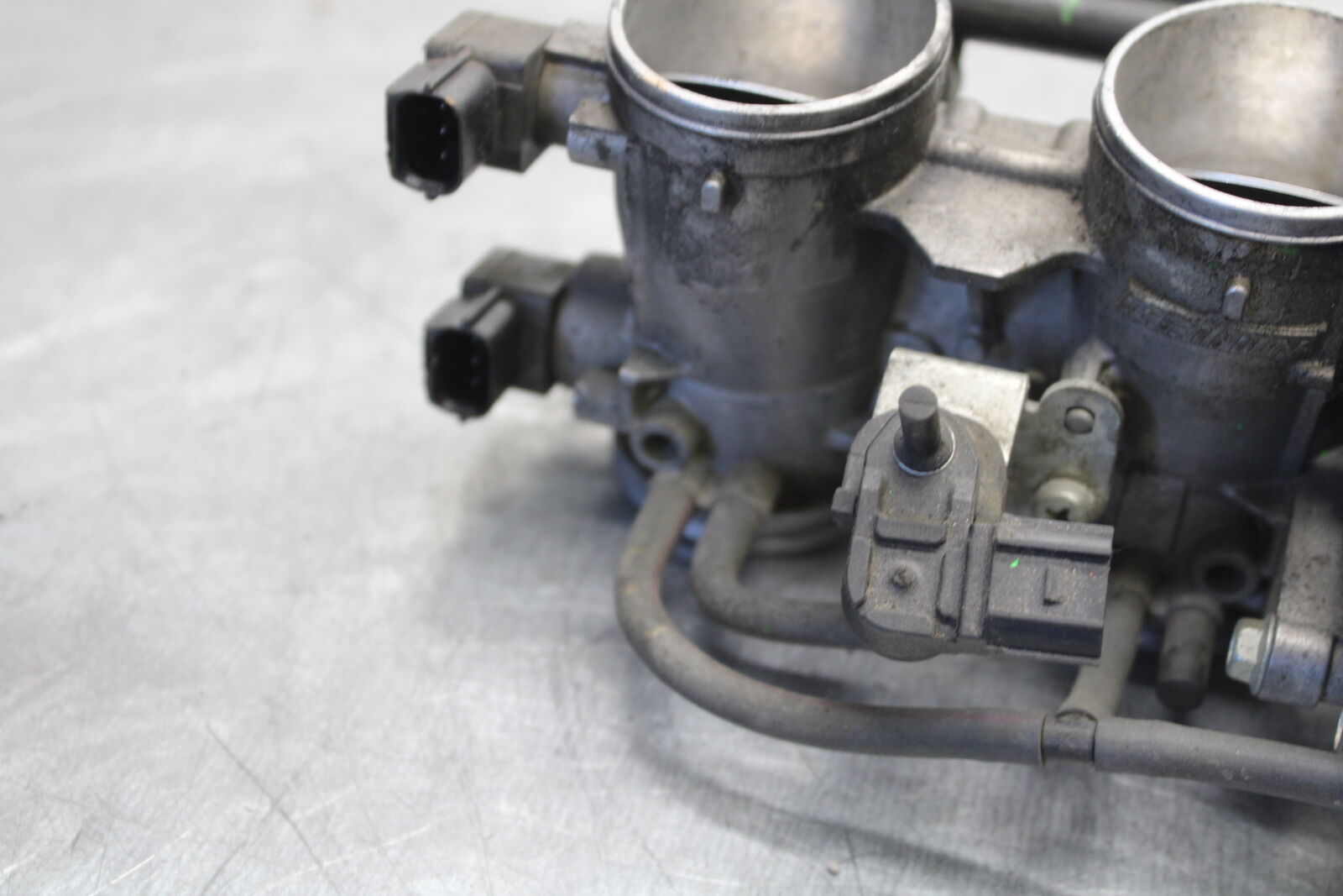 09-12 KAWASAKI NINJA ZX6R MAIN FUEL INJECTORS / THROTTLE BODIES 16163-0128 BB656