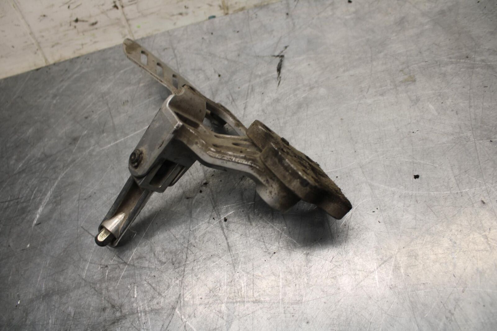 08-10 SUZUKI GSXR750 LEFT REARSET REAR SET DRIVER FOOT PEG REST STOP bb476 #B