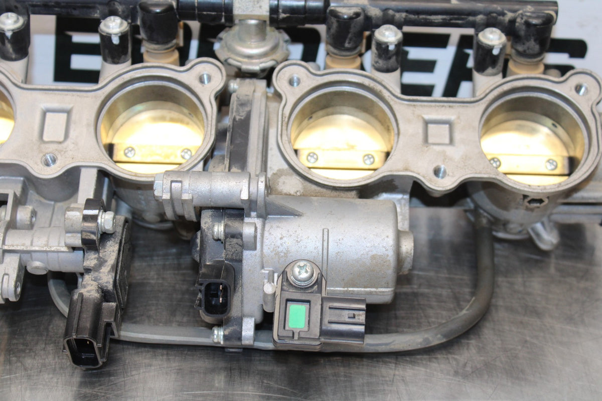 15-17 YAMAHA YZF R1 MAIN FUEL INJECTORS / THROTTLE BODIES BB190