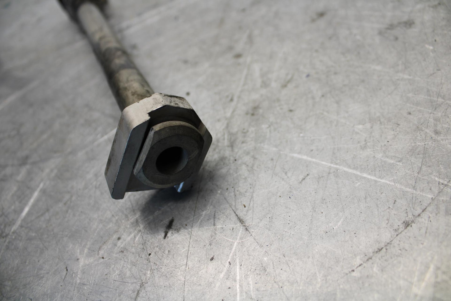 2006 Triumph Daytona 675 Triple REAR AXLE BACK WHEEL RIM PIVOT BOLT AXEL BB434