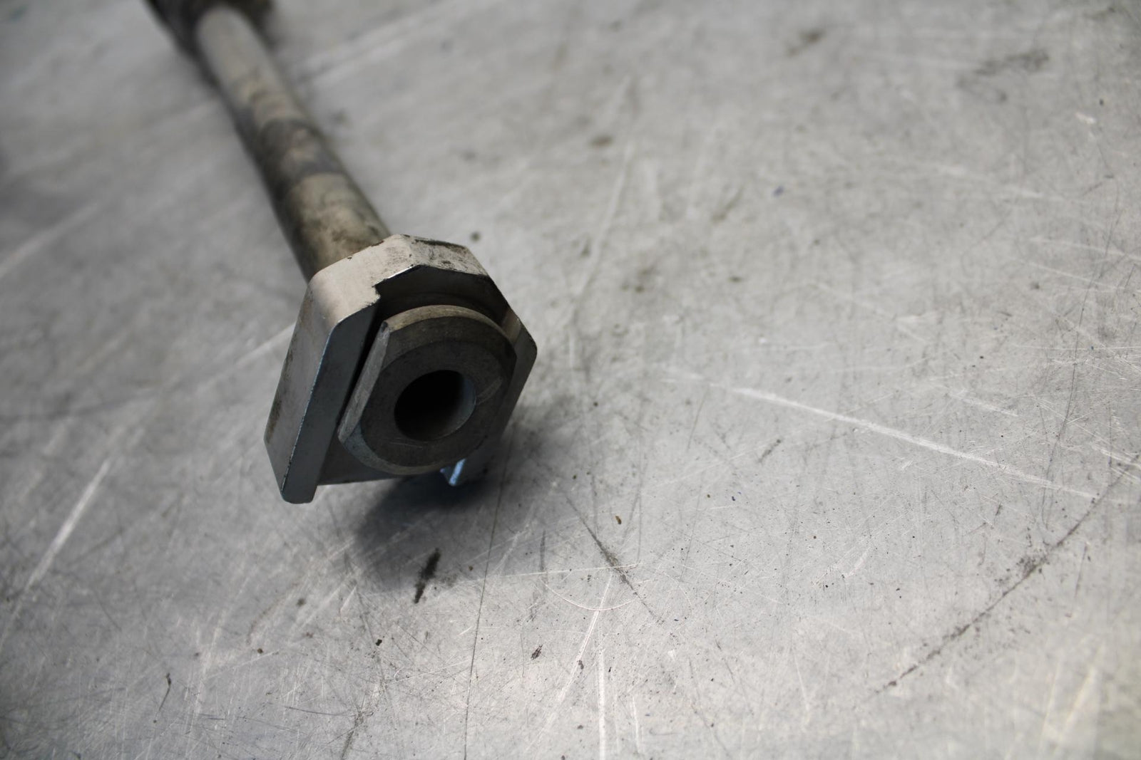 2006 Triumph Daytona 675 Triple REAR AXLE BACK WHEEL RIM PIVOT BOLT AXEL BB434