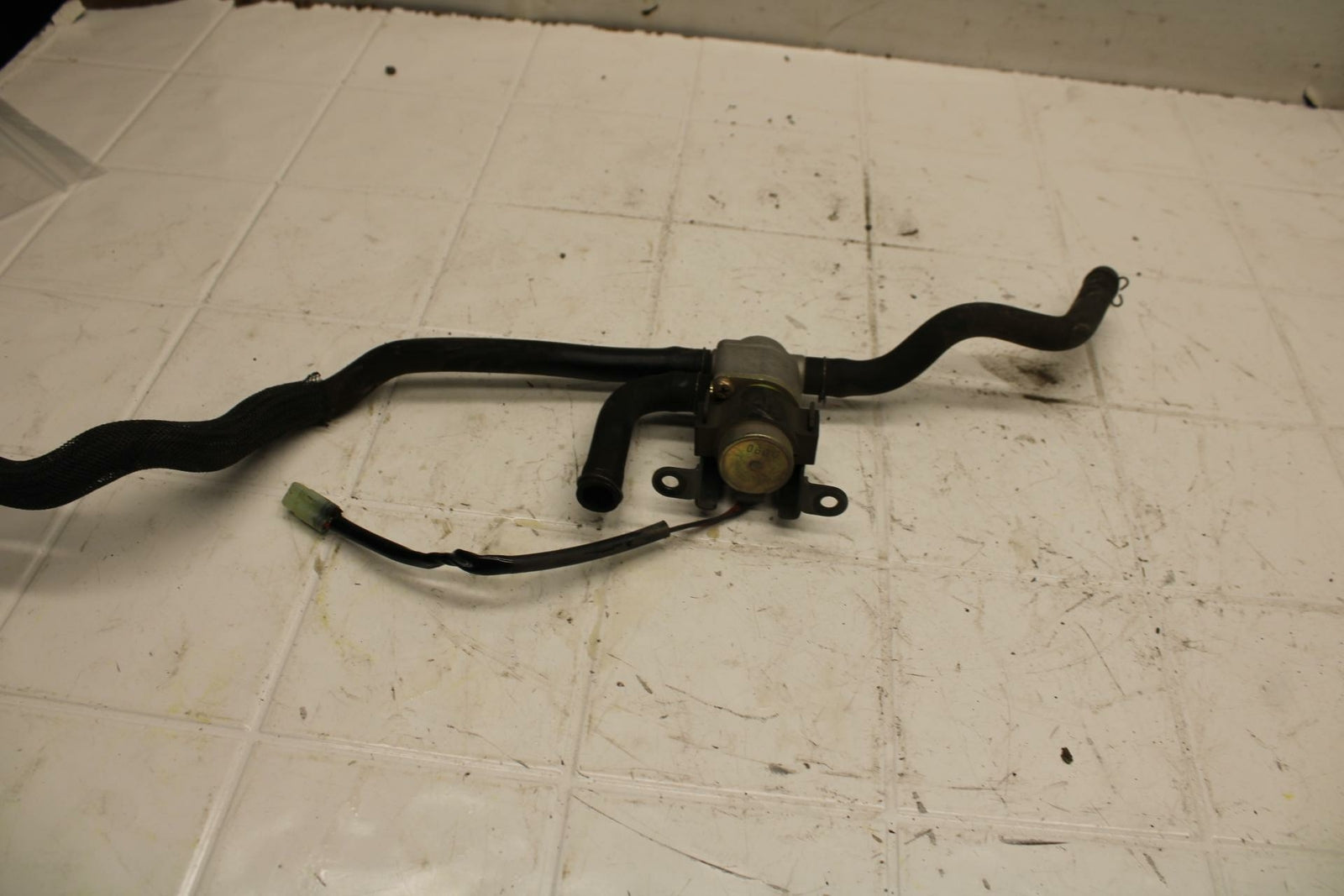 03-05 SUZUKI SV1000 AIR VALVE SOLENOID TOP ENGINE SWITCH SENSOR BB405