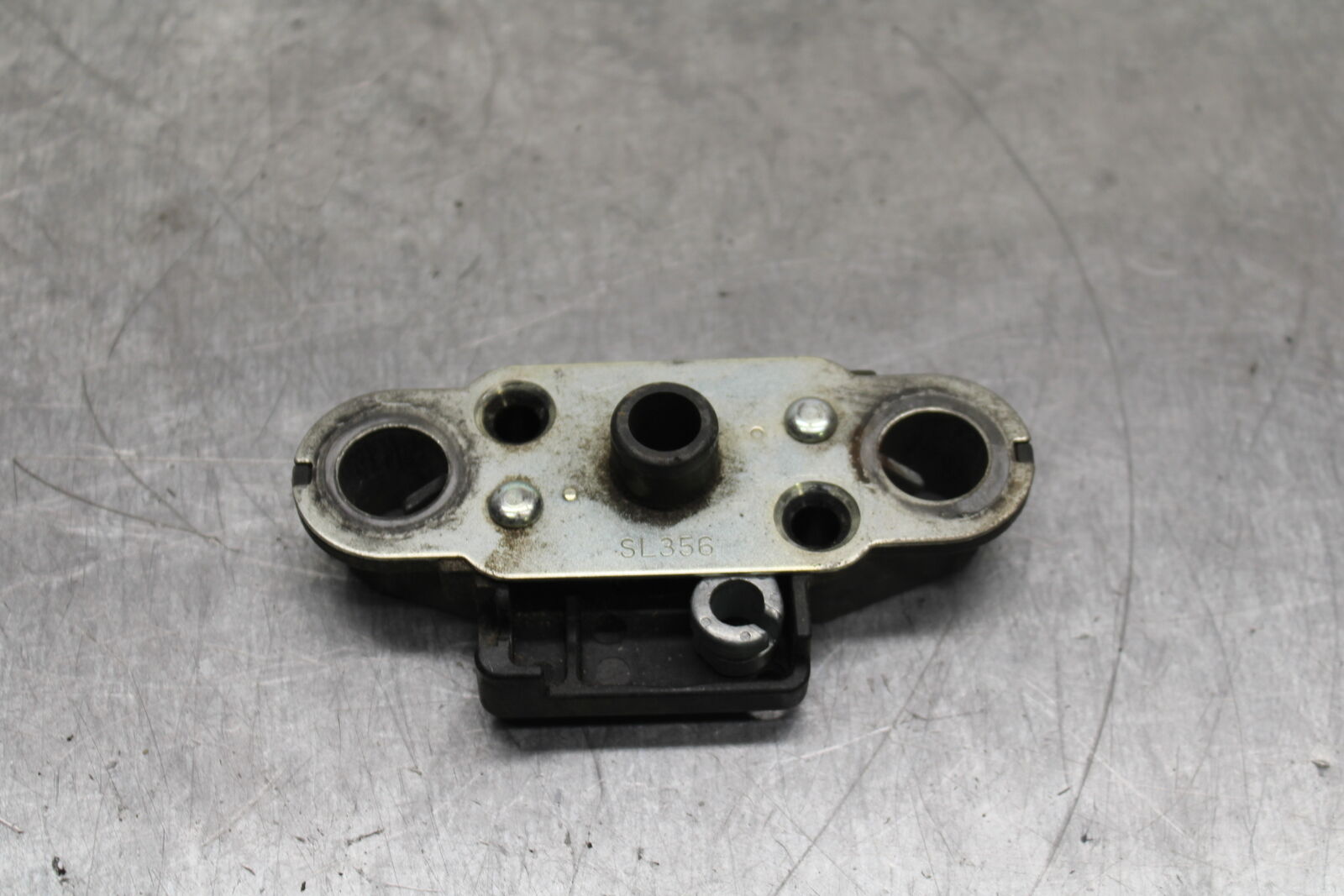 12-13 KAWASAKI Z1000 REAR PASSENGER SEAT LATCH LOCK ASSEMBLY BB743