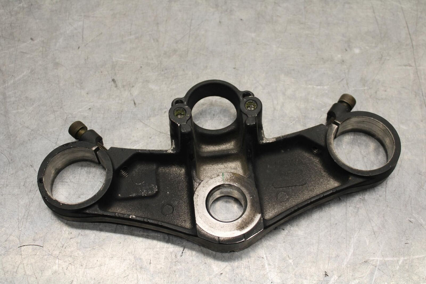 2000 Honda CBR600F4 FORKS UPPER TRIPLE TREE CLAMP 53300-MBW-000 BB552