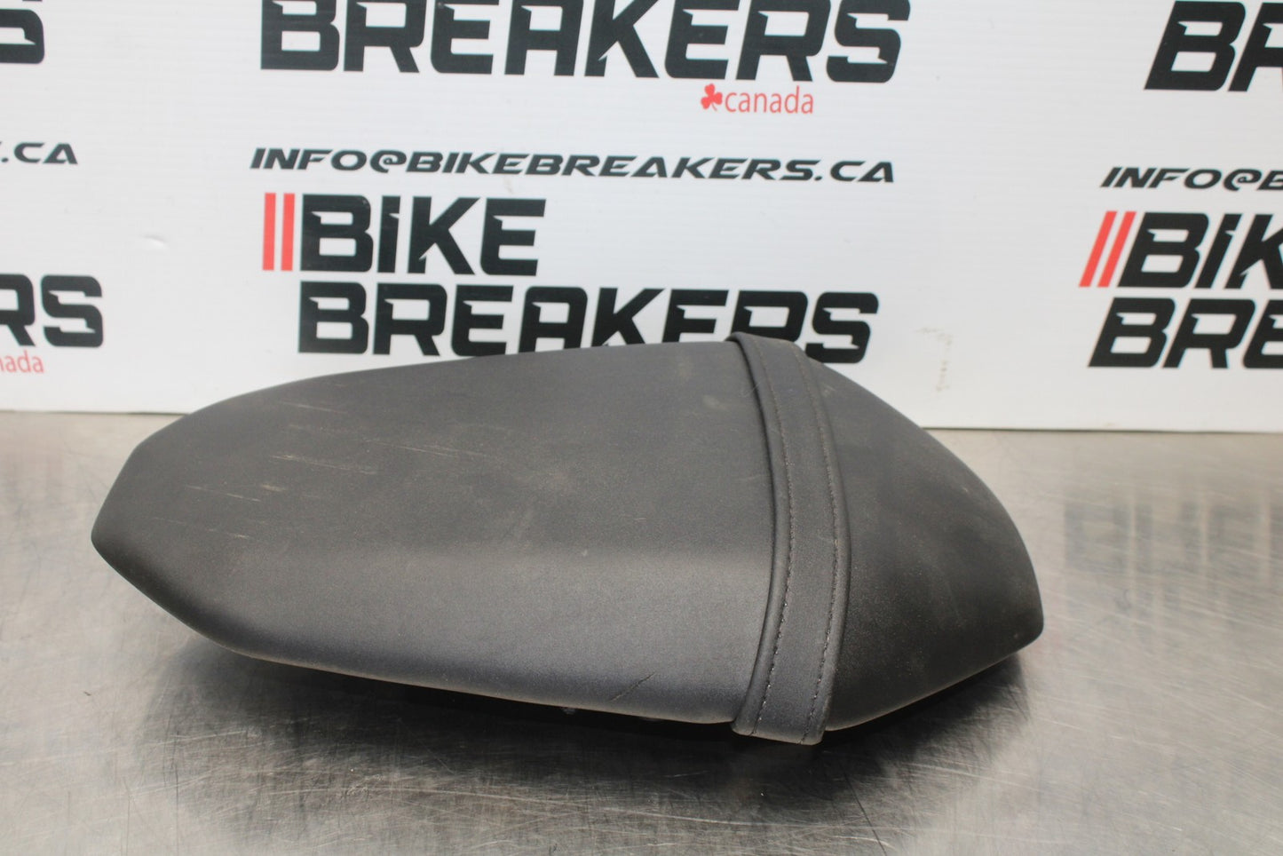 23-24 YAMAHA MT-07 REAR BACK PASSENGER TANDEM SEAT PAD SADDLE PILLION BB194
