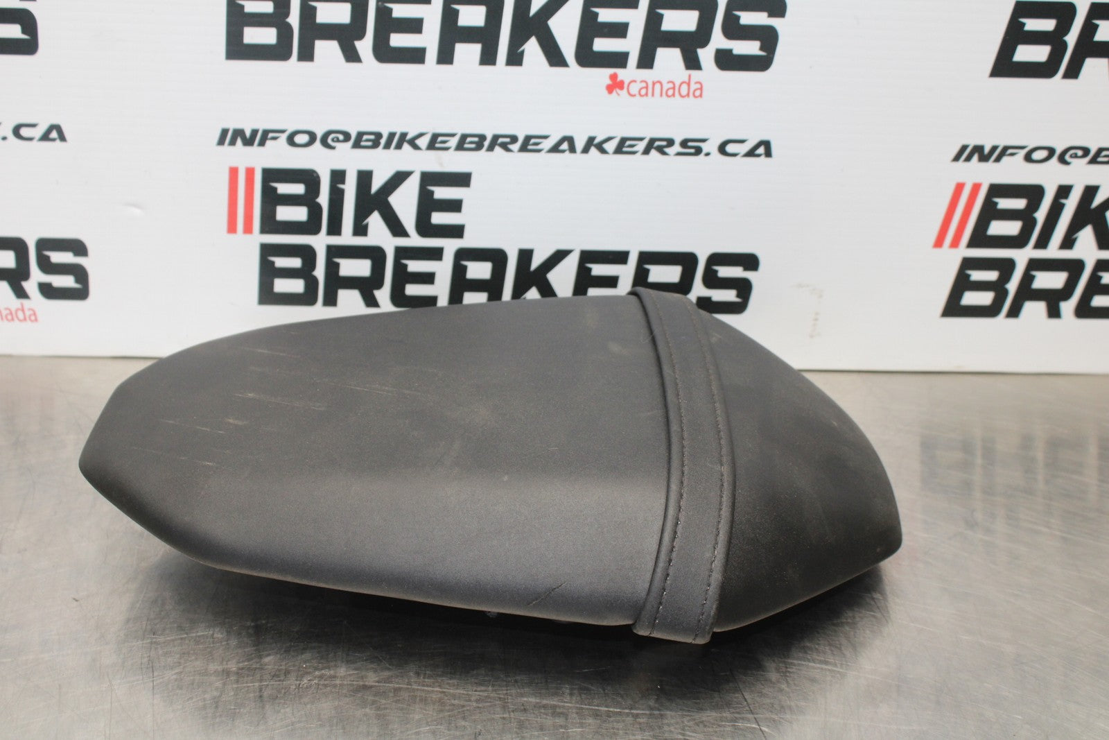 23-24 YAMAHA MT-07 REAR BACK PASSENGER TANDEM SEAT PAD SADDLE PILLION BB194