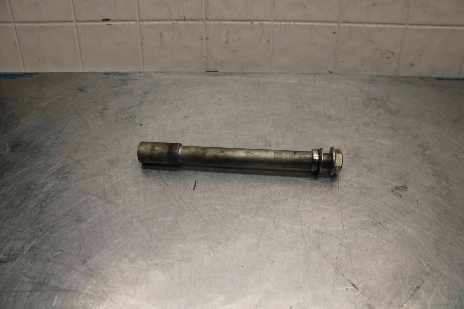 11-22 SUZUKI GSXR600 FRONT WHEEL RIM AXLE PIVOT BOLT BB422