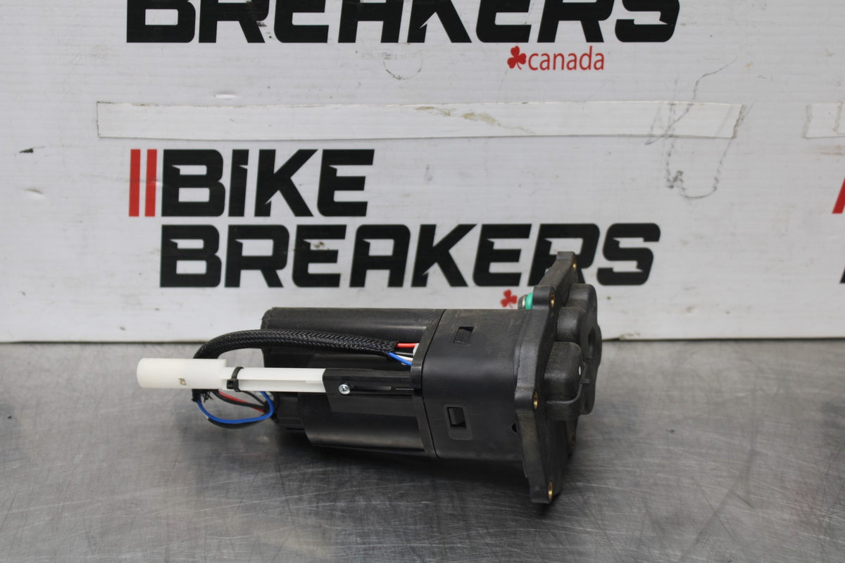16 DUCATI 959 PANIGALE FUEL PUMP GAS PETROL SENDER UNIT BB912