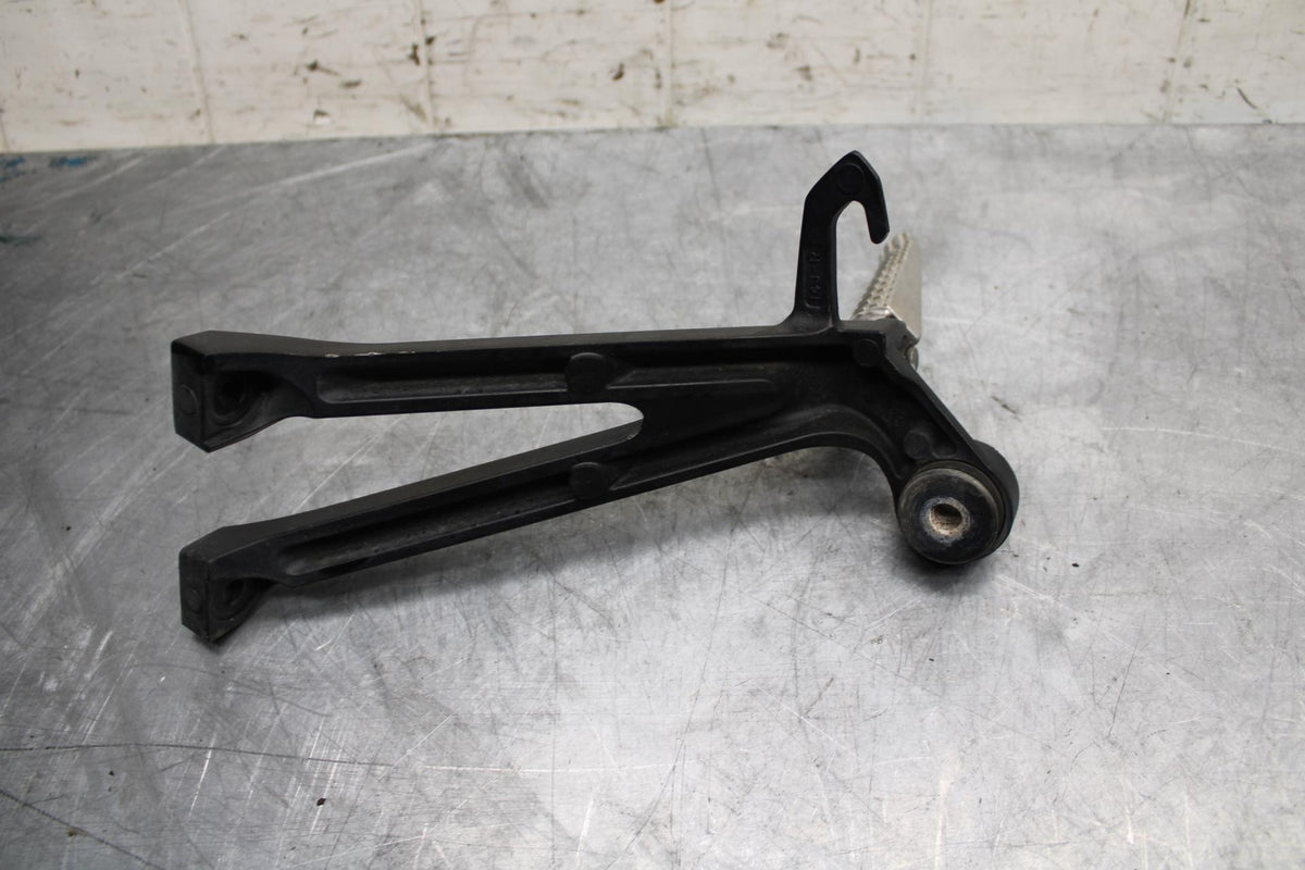 11-21 SUZUKI GSXR750 RIGHT REAR BACK PASSENGER PEG 43600-14J00 BB486