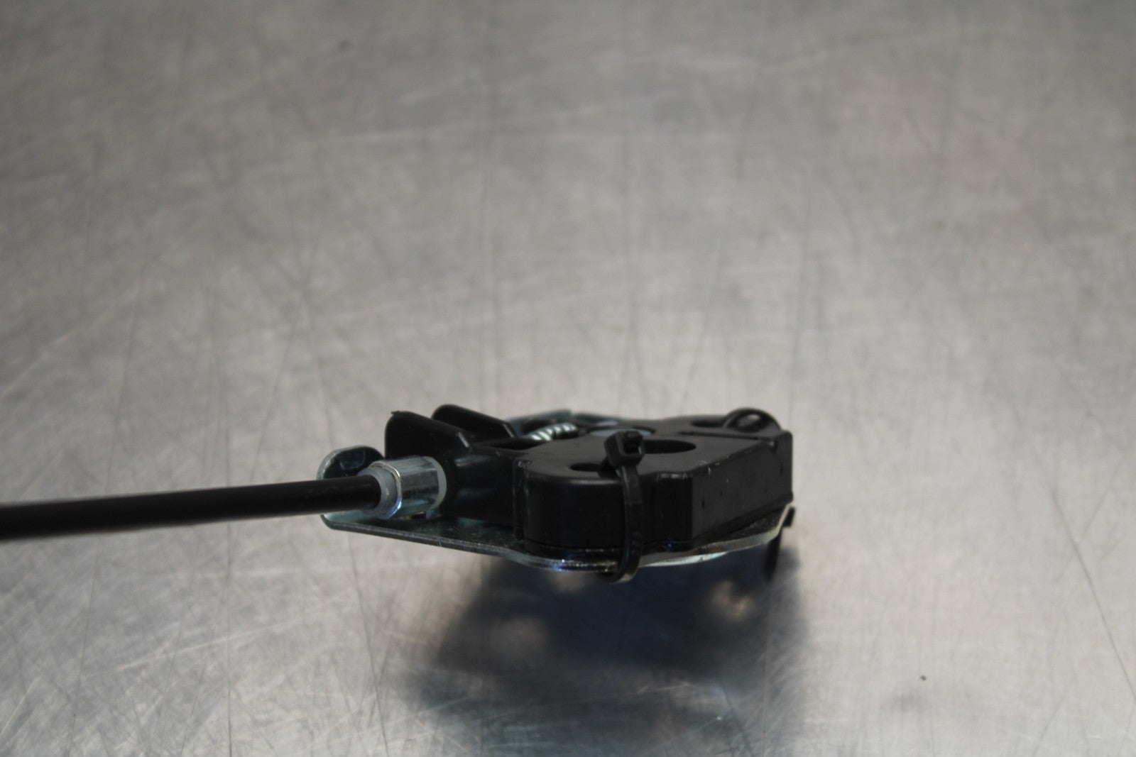 24-25 KAWASAKI NINJA ZX4R REAR PASSENGER SEAT LATCH LOCK ASSEMBLY BB610