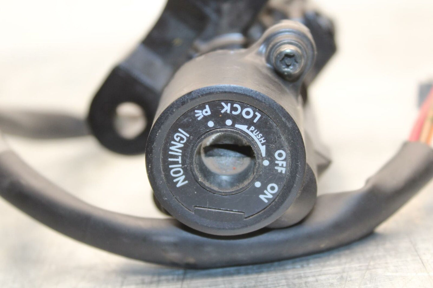11-13 SUZUKI GSXR600 IGNITION LOCK W KEY BB294 B