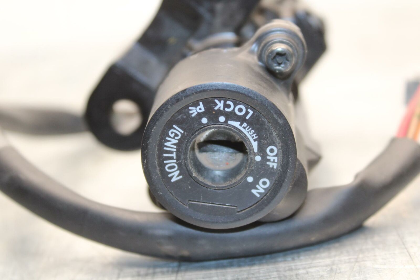 11-13 SUZUKI GSXR600 IGNITION LOCK W KEY BB294 B