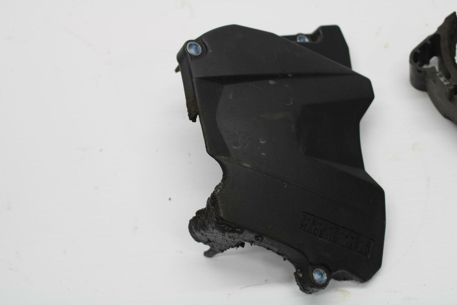 05 YAMAHA YZF R6S ENGINE SPROCKET COVER BB234