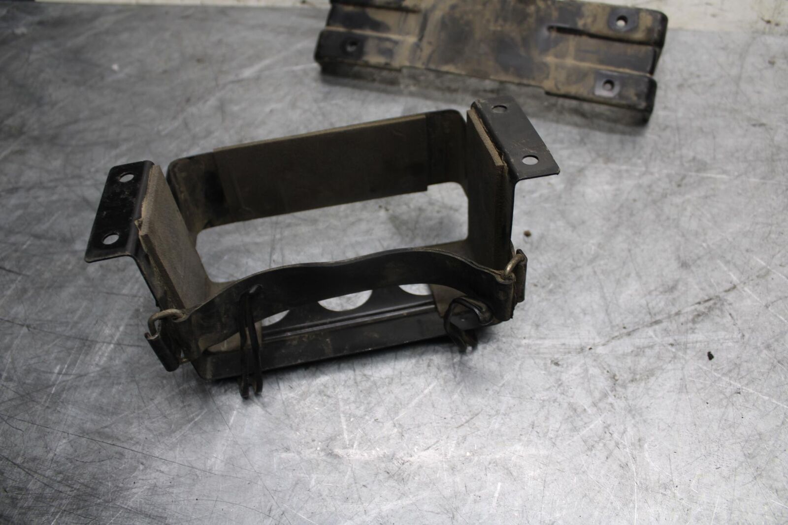 1993 Suzuki GSXR1100W BATTERY BOX TRAY STRAP BB46