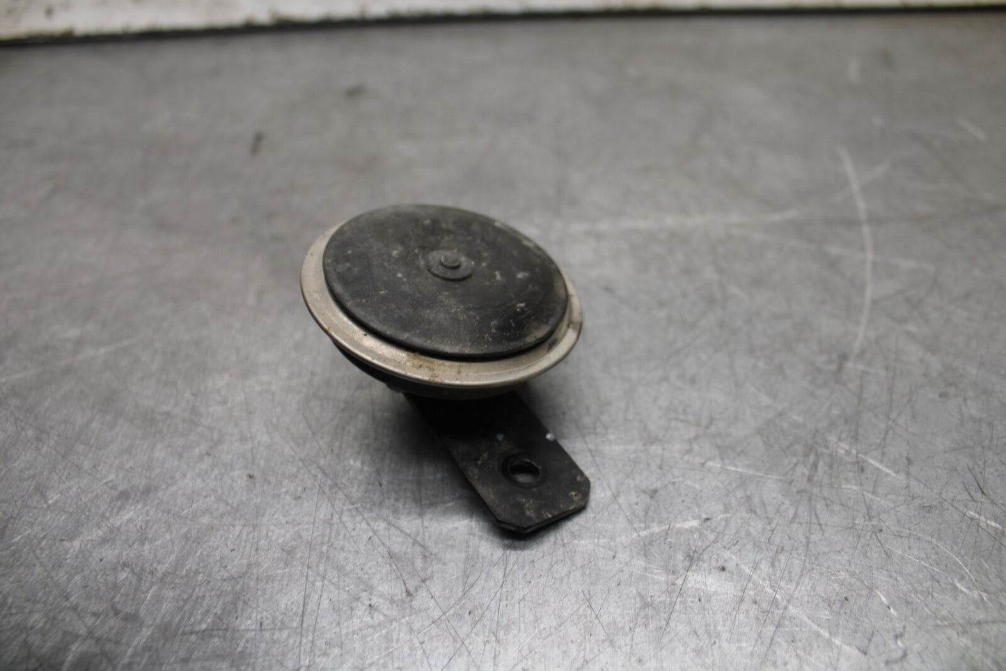 19-22 KAWASAKI Z400 HORN SIGNAL BB708