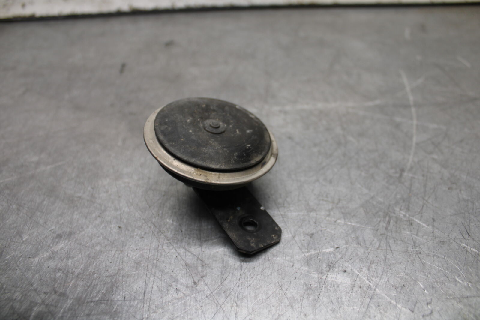 19-22 KAWASAKI Z400 HORN SIGNAL BB708