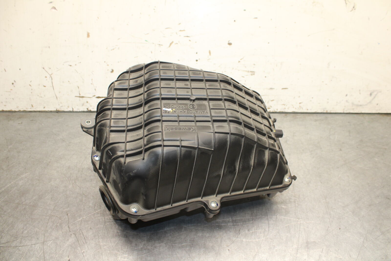 18-23 KAWASAKI NINJA 400 EX400 ABS AIRBOX AIR INTAKE FILTER BOX BB747