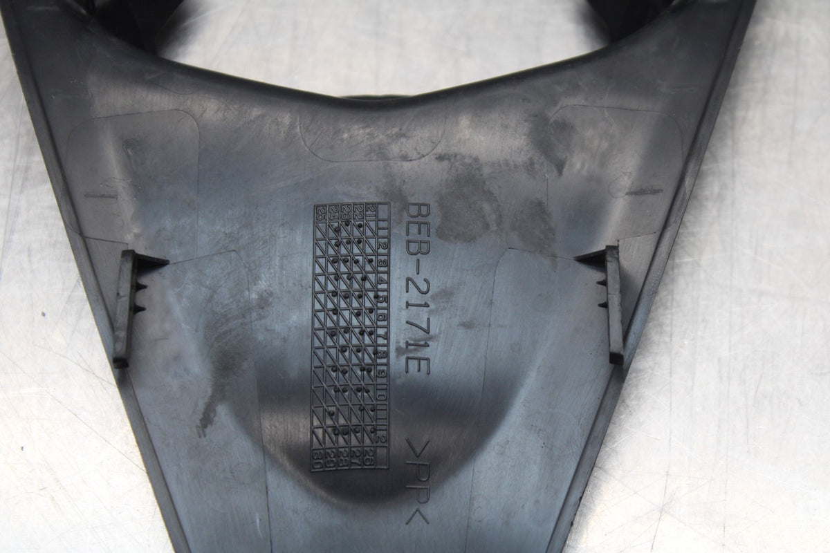 22-25 YAMAHA YZF R7 CENTER REAR BACK TAIL FAIRING COVER TRIM COWL BB850-A