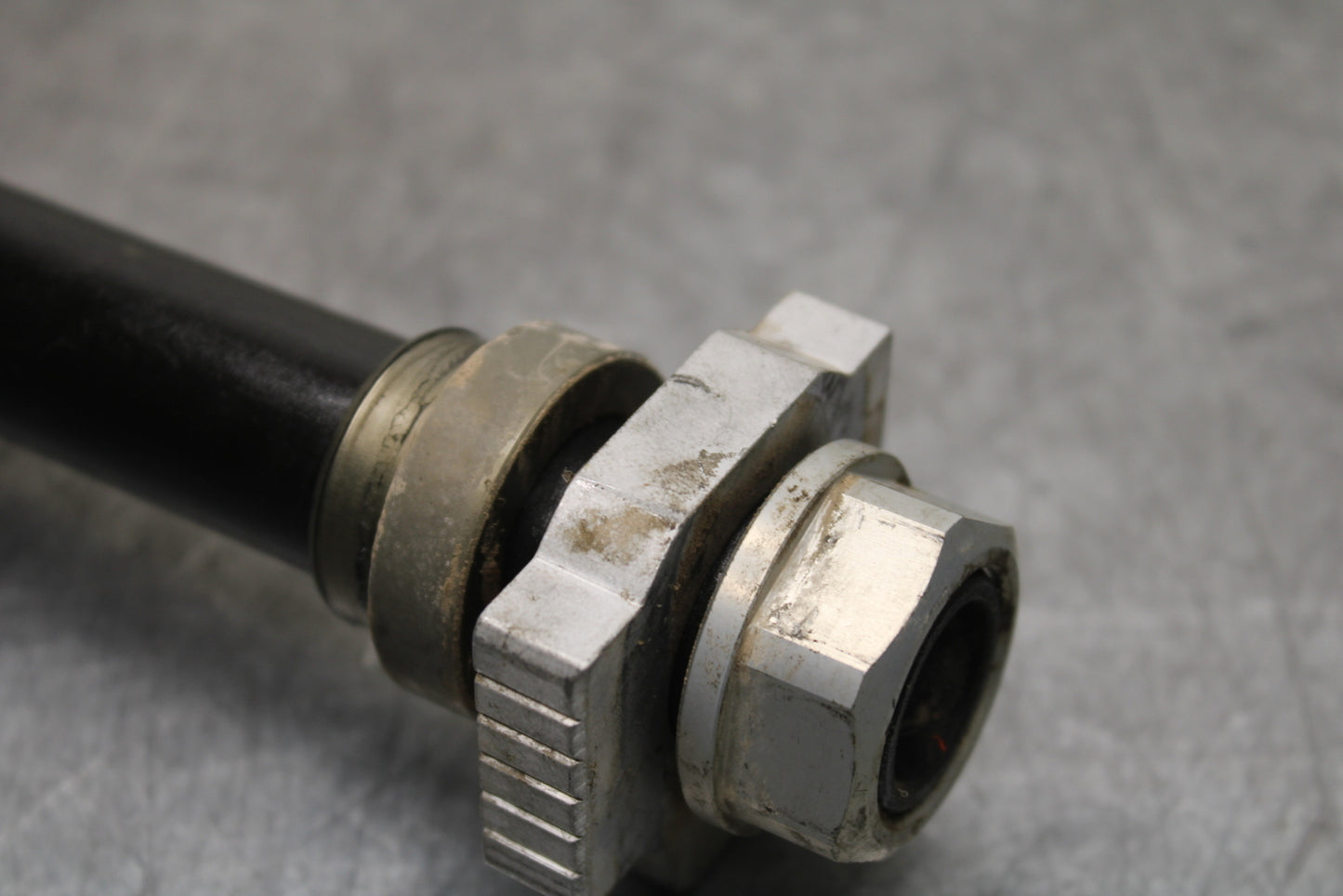 21-24 KTM 890 ADVENTURE R REAR AXLE BACK WHEEL RIM PIVOT BOLT AXEL BB723