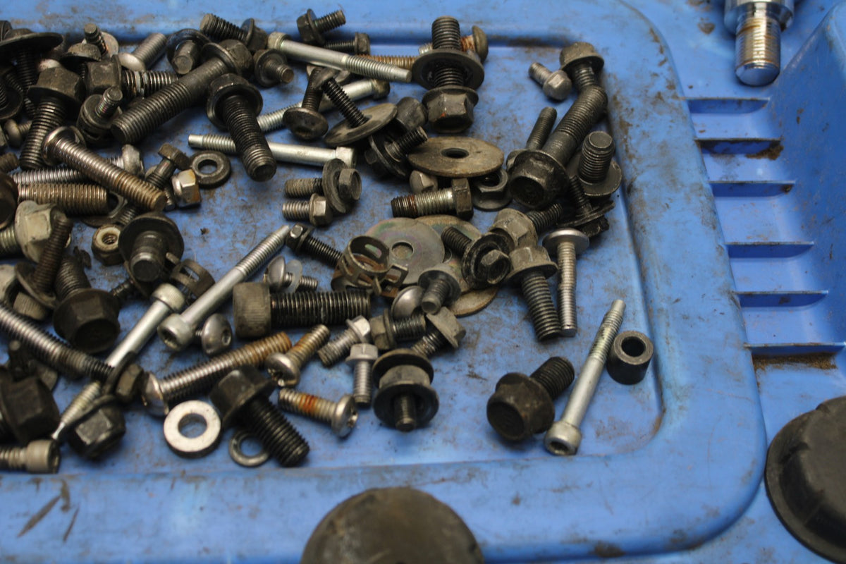 08 YAMAHA V STAR 1100 XVS1100AW CLASSIC MOUNTING BOLTS HARDWARE BB916