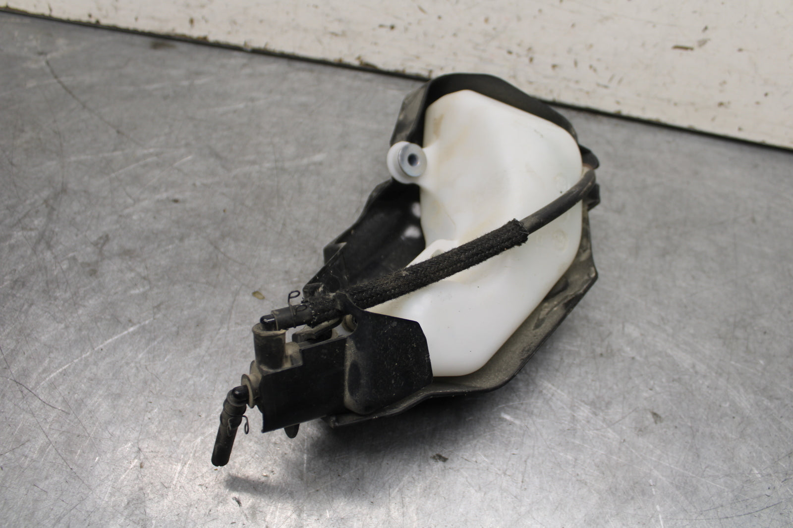 22-24 YAMAHA XSR900 COOLANT WATER TANK RESERVOIR BOTTLE BB683