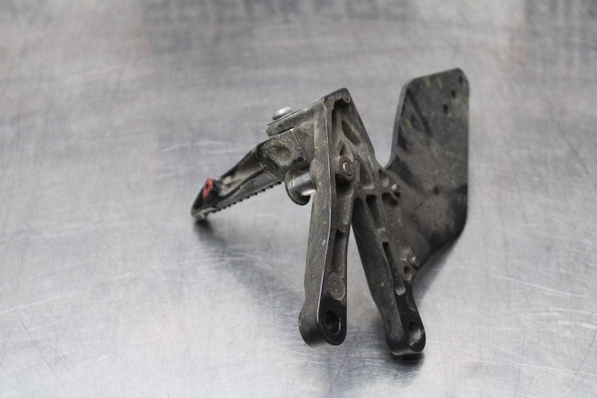 08 KAWASAKI NINJA ZX10R LEFT REARSET REAR SET DRIVER FOOT PEG REST STOP BB201