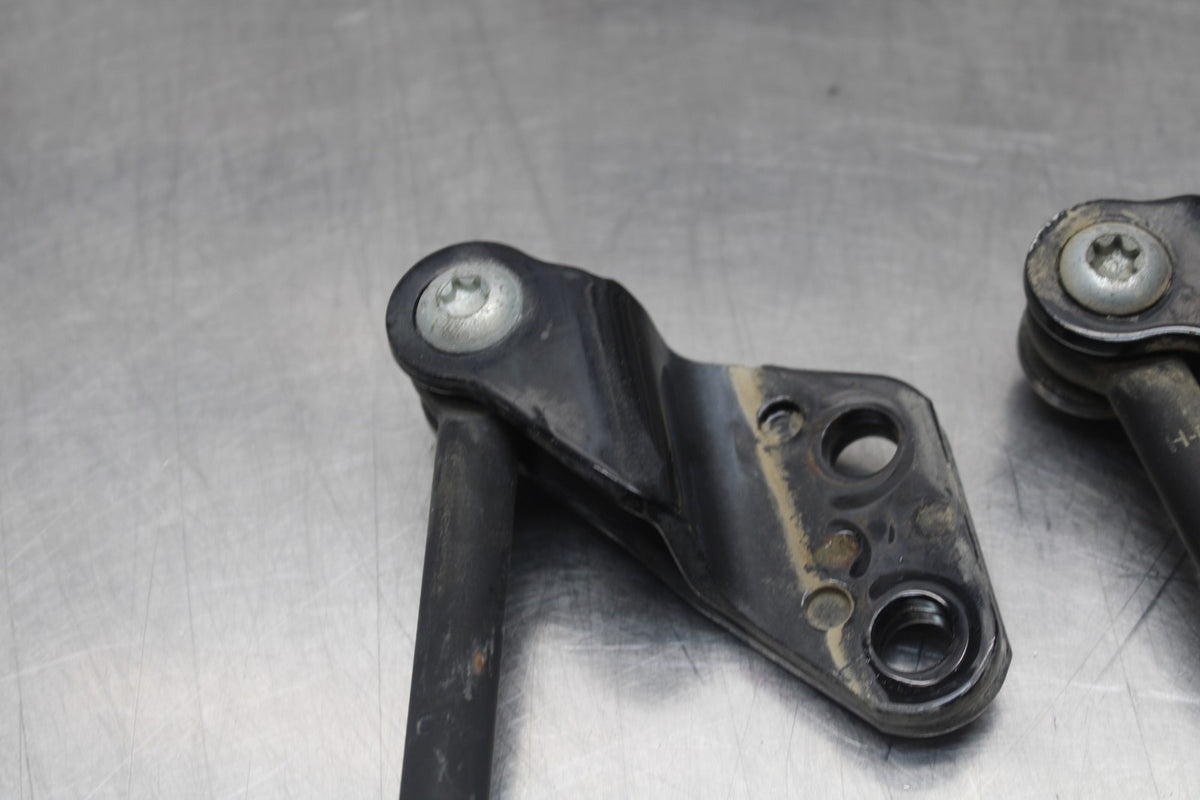 09 HARLEY-DAVIDSON SPORTSTER 1200 XL1200C ENGINE MOUNT MOTOR BRACKET BB776
