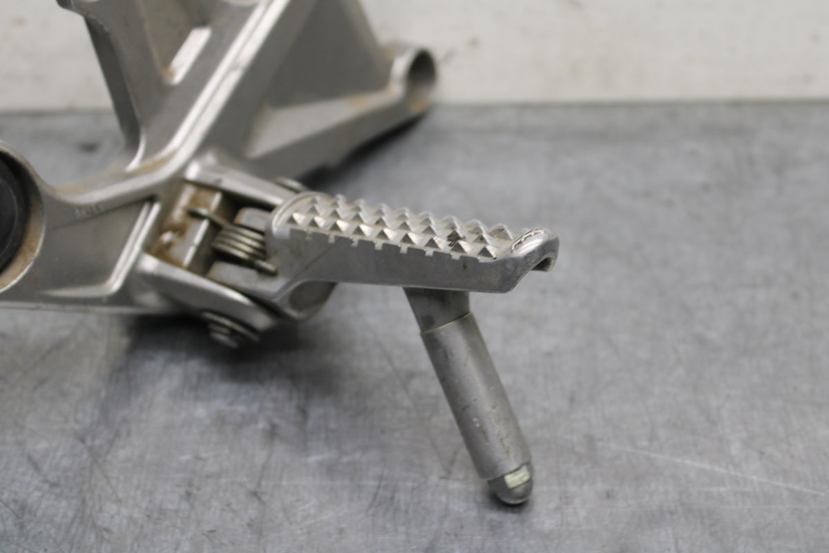 10-11 HONDA CBR1000RR RIGHT REARSET REAR SET DRIVER FOOT PEG REST STOP BB128