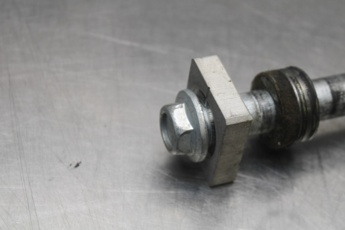 13 KAWASAKI NINJA 650 EX650F ABS REAR AXLE BACK WHEEL RIM PIVOT BOLT AXEL BB828