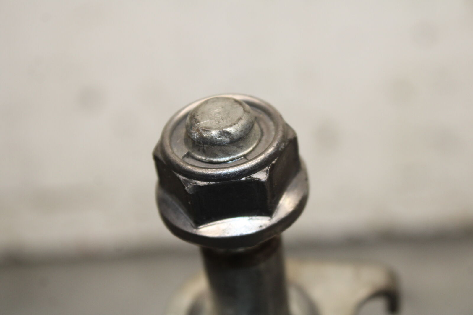 15-16 HONDA CB300F REAR AXLE BACK WHEEL RIM PIVOT BOLT AXEL BB740